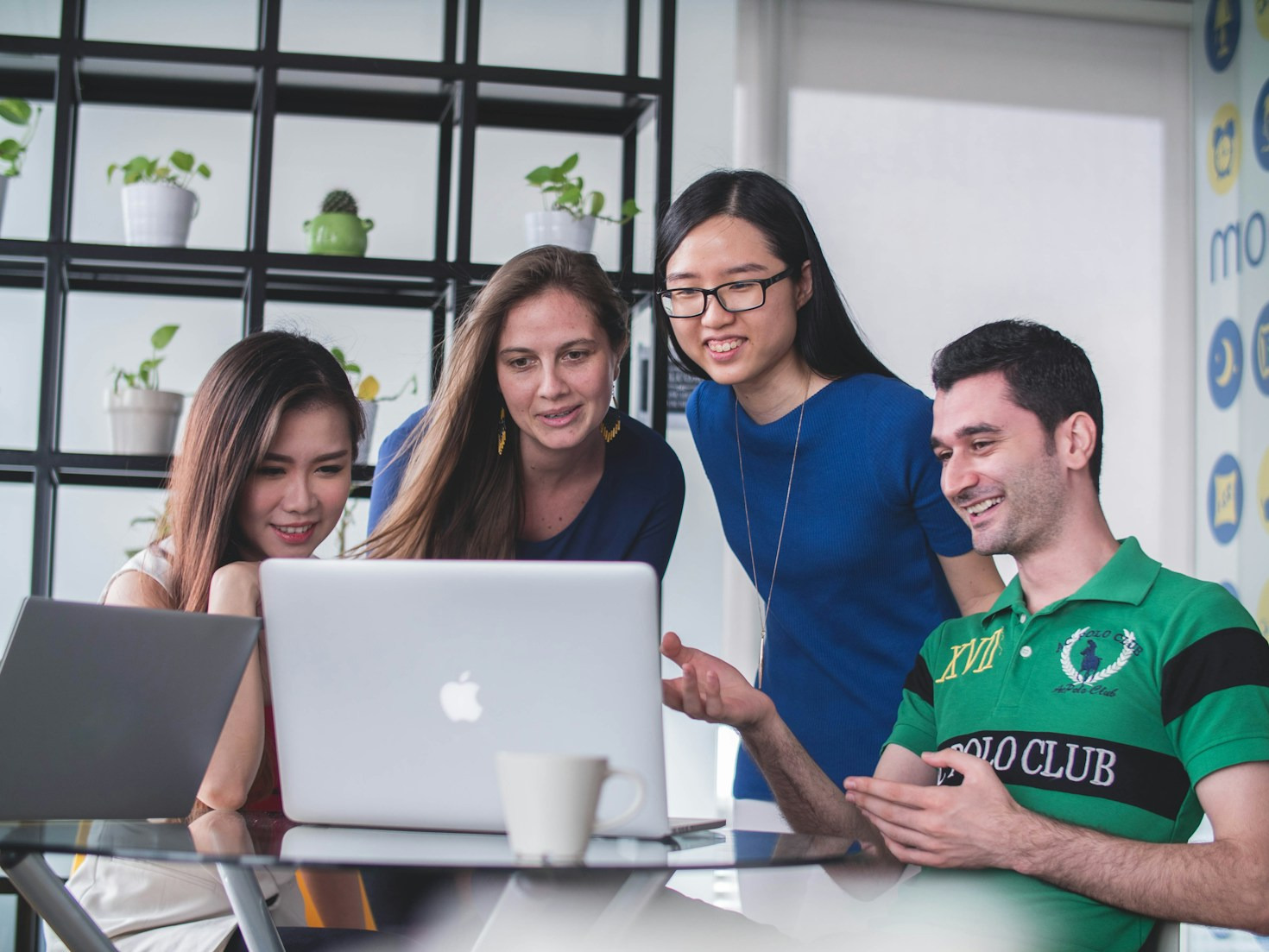 Navigating International Applications with IzzyLink